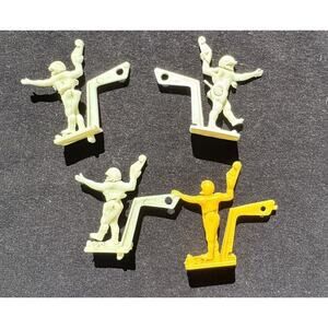 4 Rare Early Tudor Electric Football Player Figures Parts Accessories